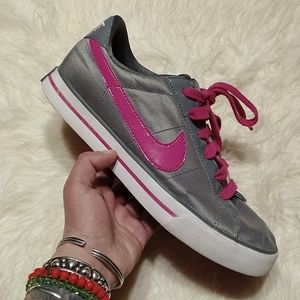 Nike Sweet Classic gray and pink low top athletic casual sneakers women's 8.5